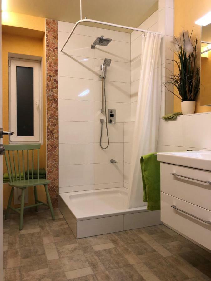 Calm Spacy Room, Own Modern Bath, Near Center, To 1 Person Or A Couple - Not Suitable For Craftsmen, Not Accepted - Privatly Rented Nürnberg Exteriör bild