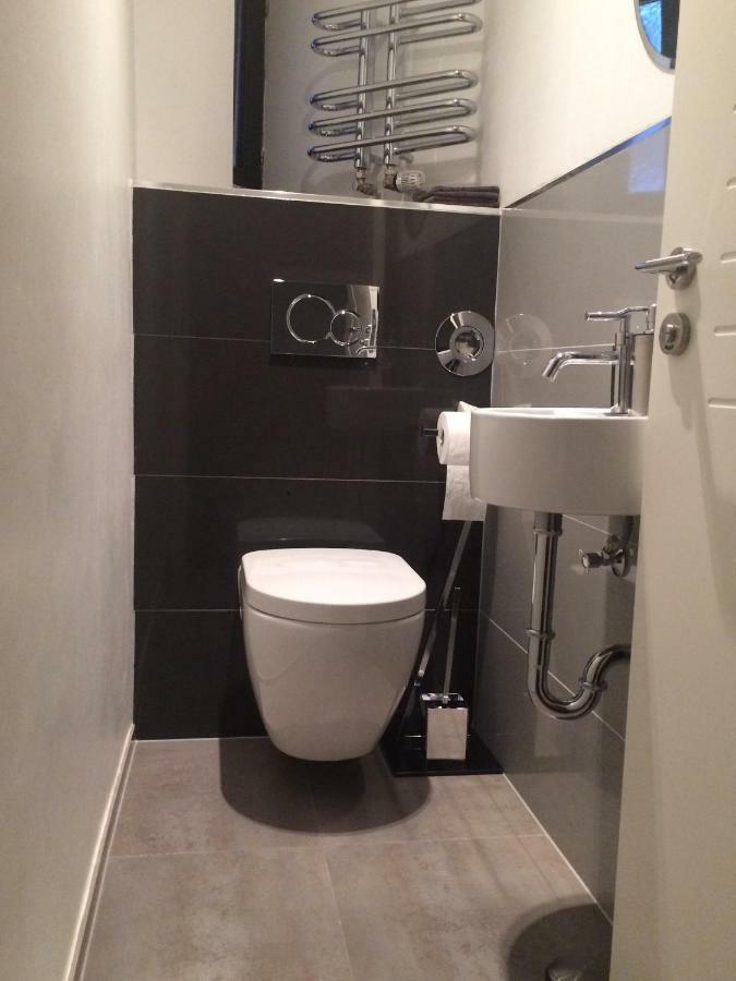 Calm Spacy Room, Own Modern Bath, Near Center, To 1 Person Or A Couple - Not Suitable For Craftsmen, Not Accepted - Privatly Rented Nürnberg Exteriör bild