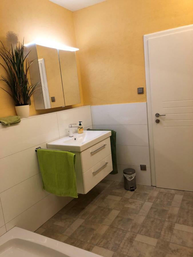 Calm Spacy Room, Own Modern Bath, Near Center, To 1 Person Or A Couple - Not Suitable For Craftsmen, Not Accepted - Privatly Rented Nürnberg Exteriör bild